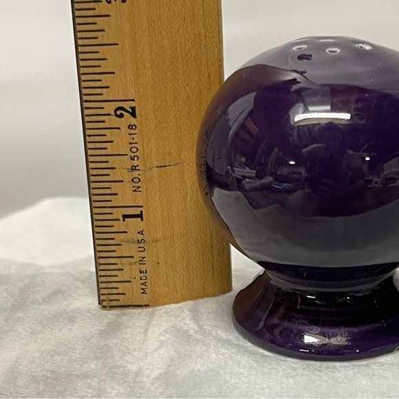 Modern Purple Ceramic Salt & Pepper Shakers Set‎ – Retro Eggplant Hue - Picture 6 of 6